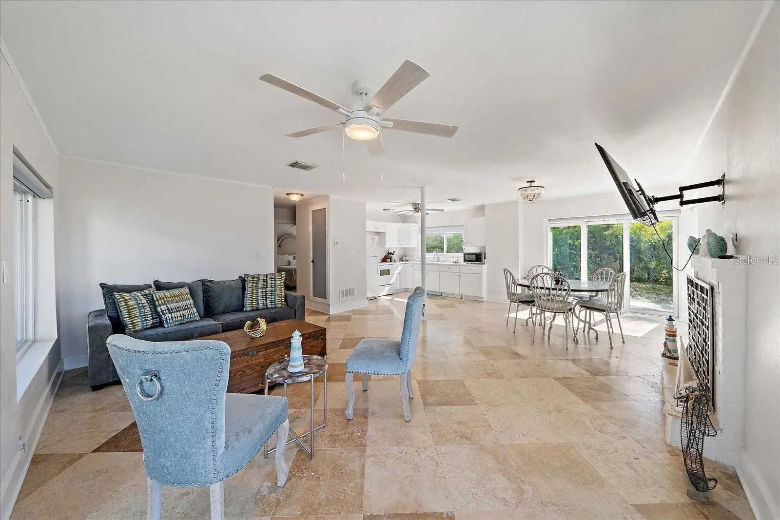 412 S CASEY KEY RD