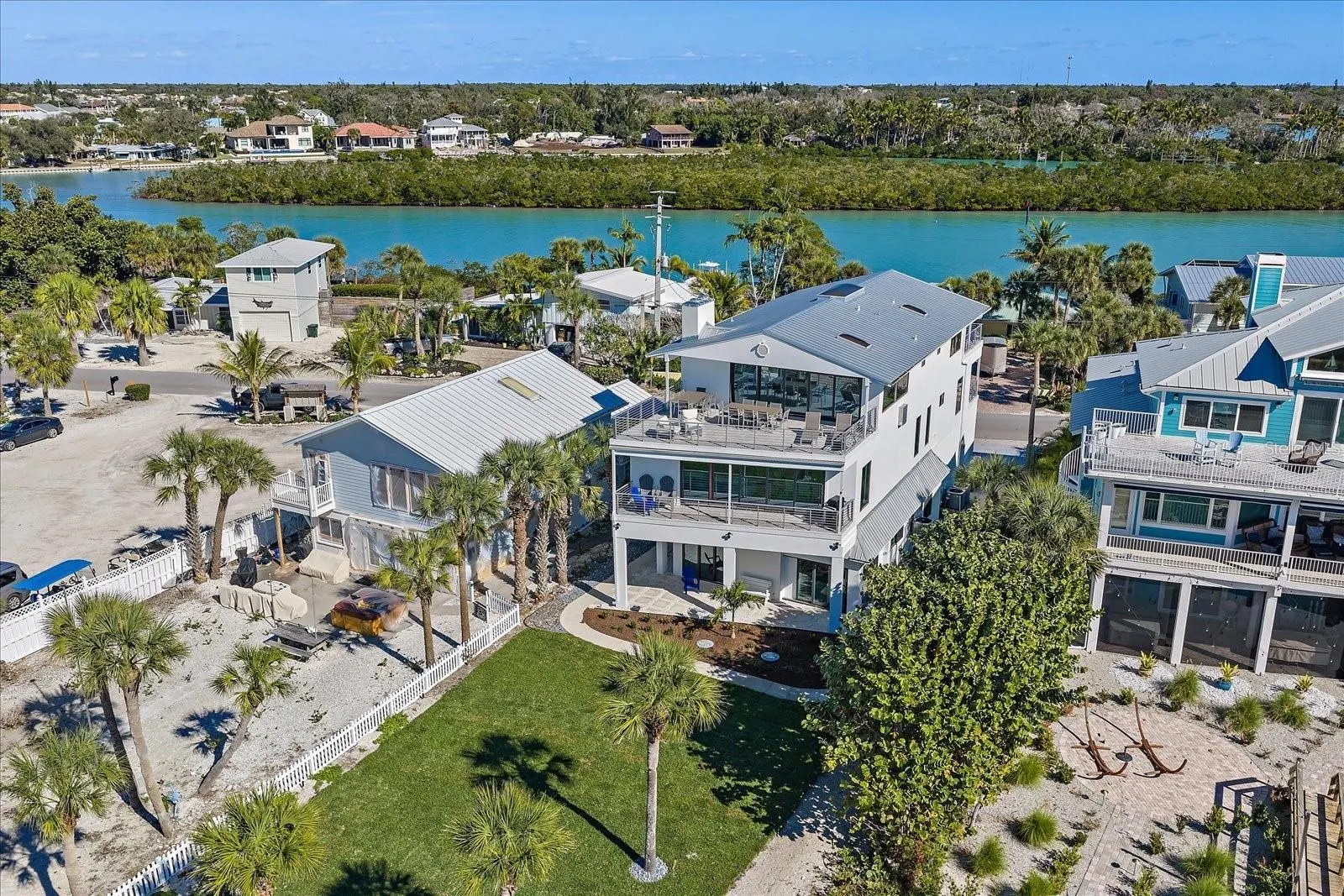 412 S CASEY KEY RD