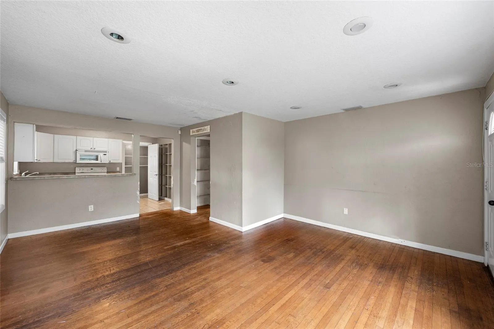 1206 30TH ST W