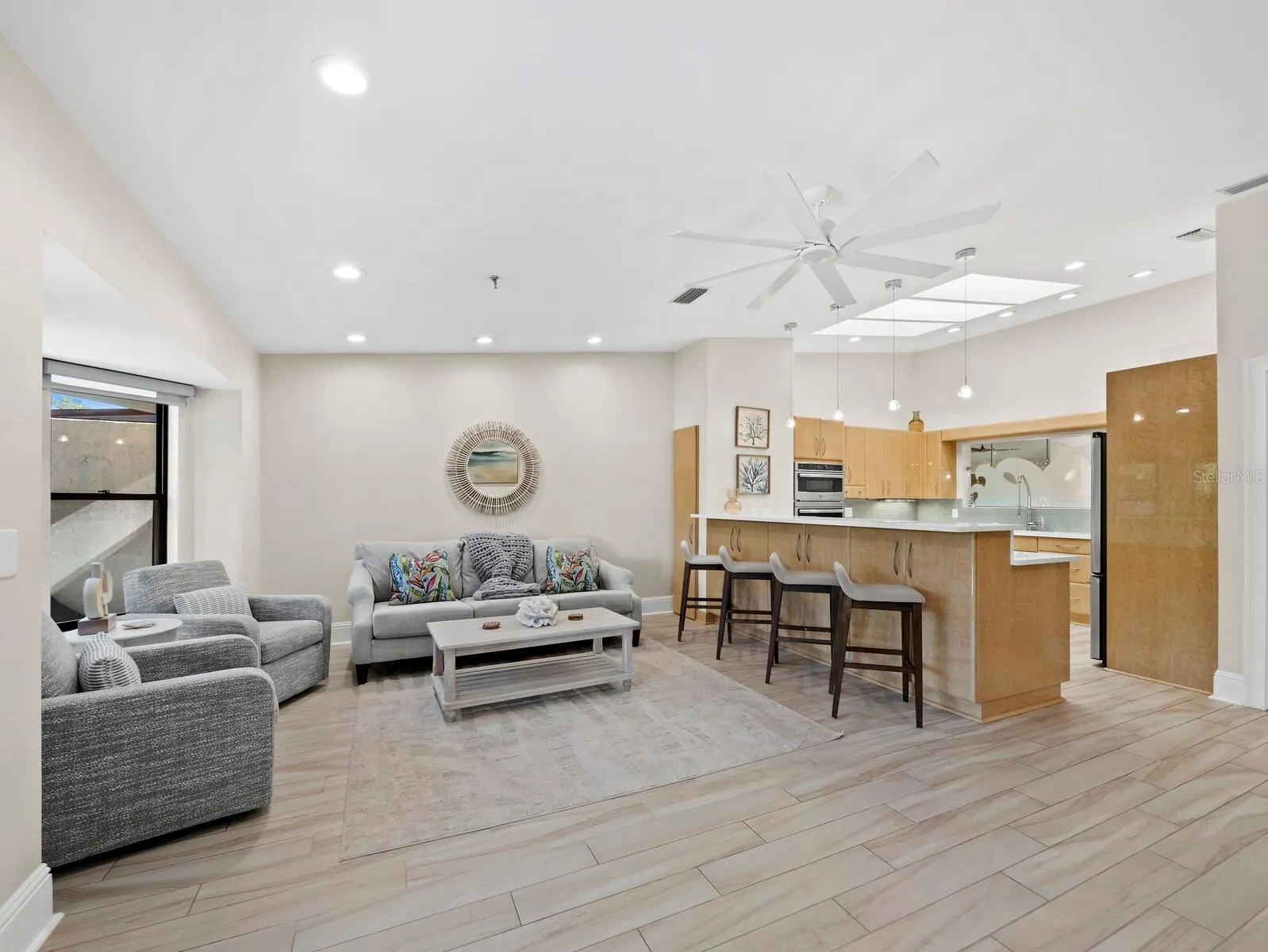 2352 HARBOUR OAKS DR