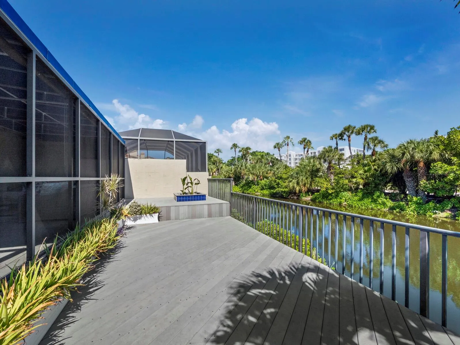 2352 HARBOUR OAKS DR