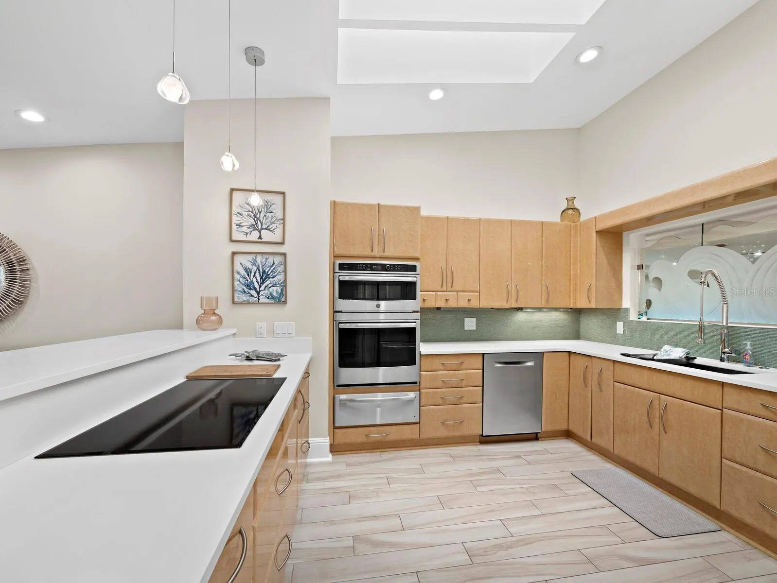 2352 HARBOUR OAKS DR