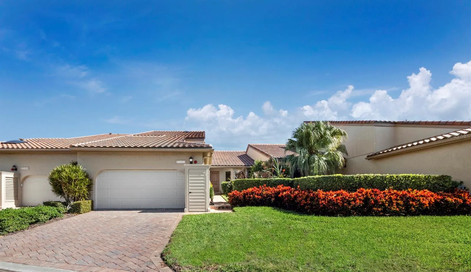 2352 HARBOUR OAKS DR