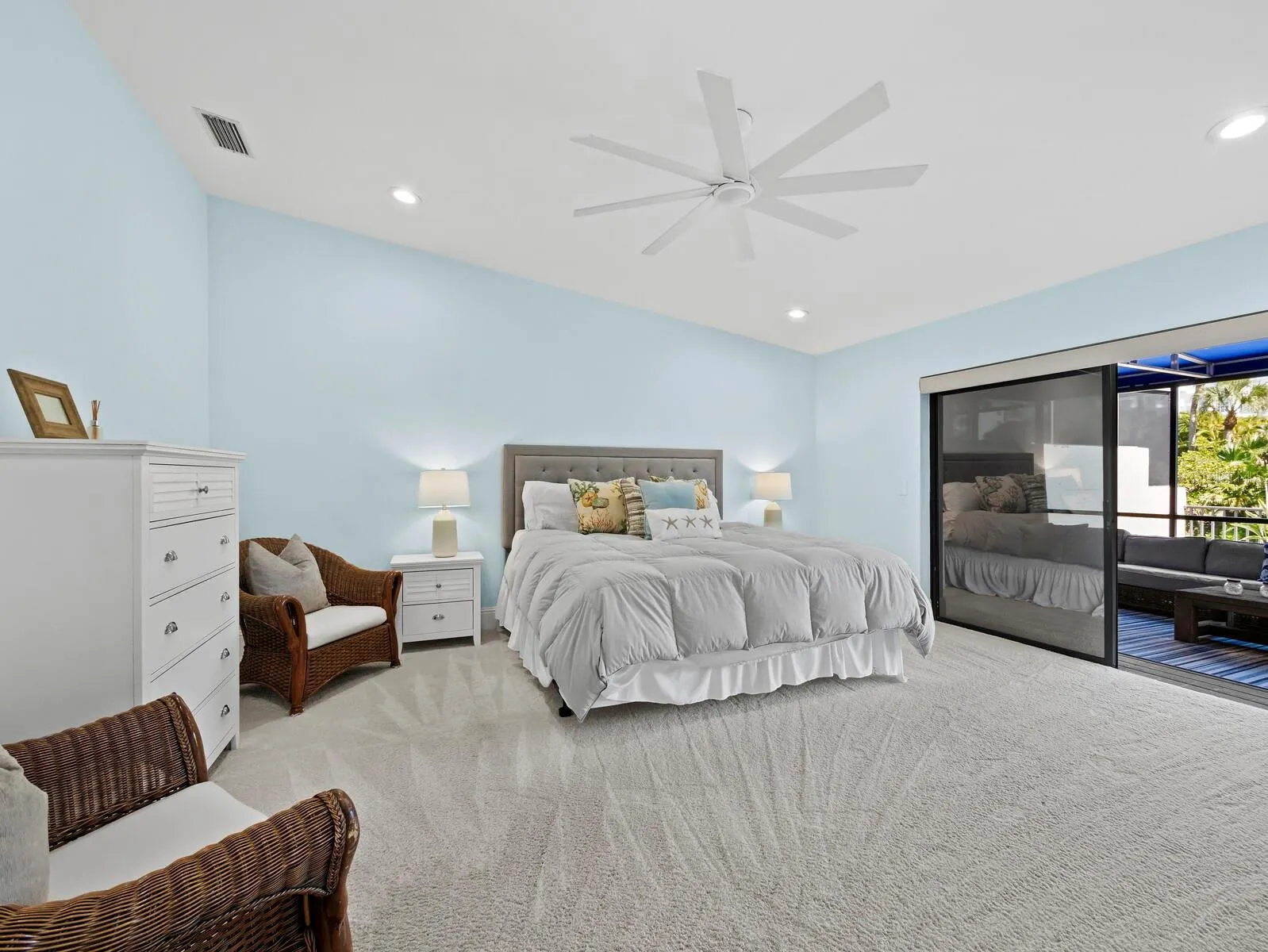 2352 HARBOUR OAKS DR