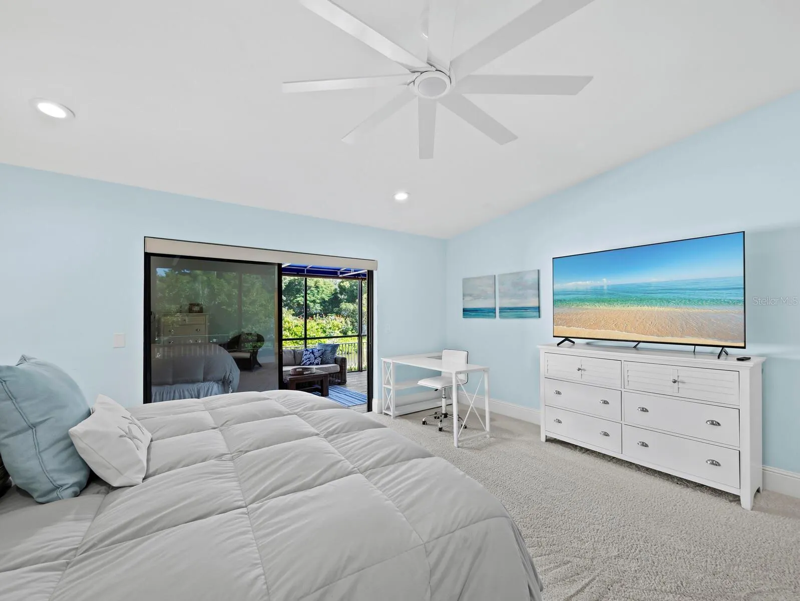 2352 HARBOUR OAKS DR