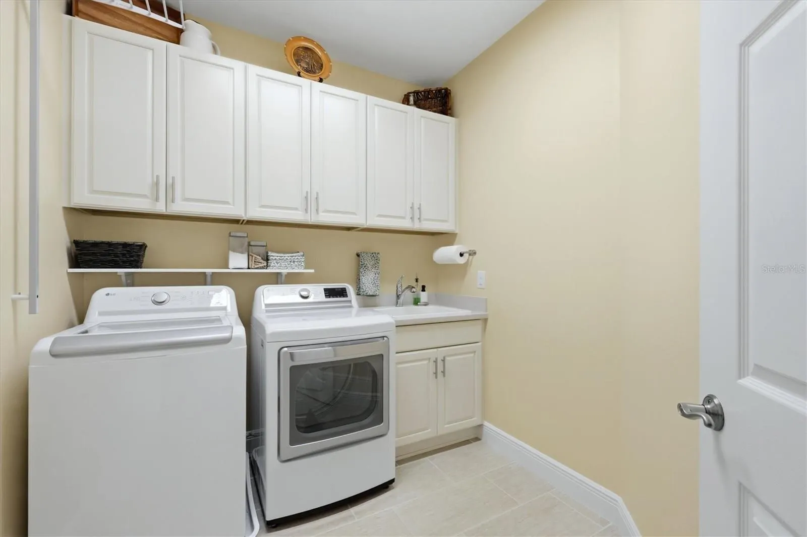 1009 RIVERSCAPE ST #1009 #1009