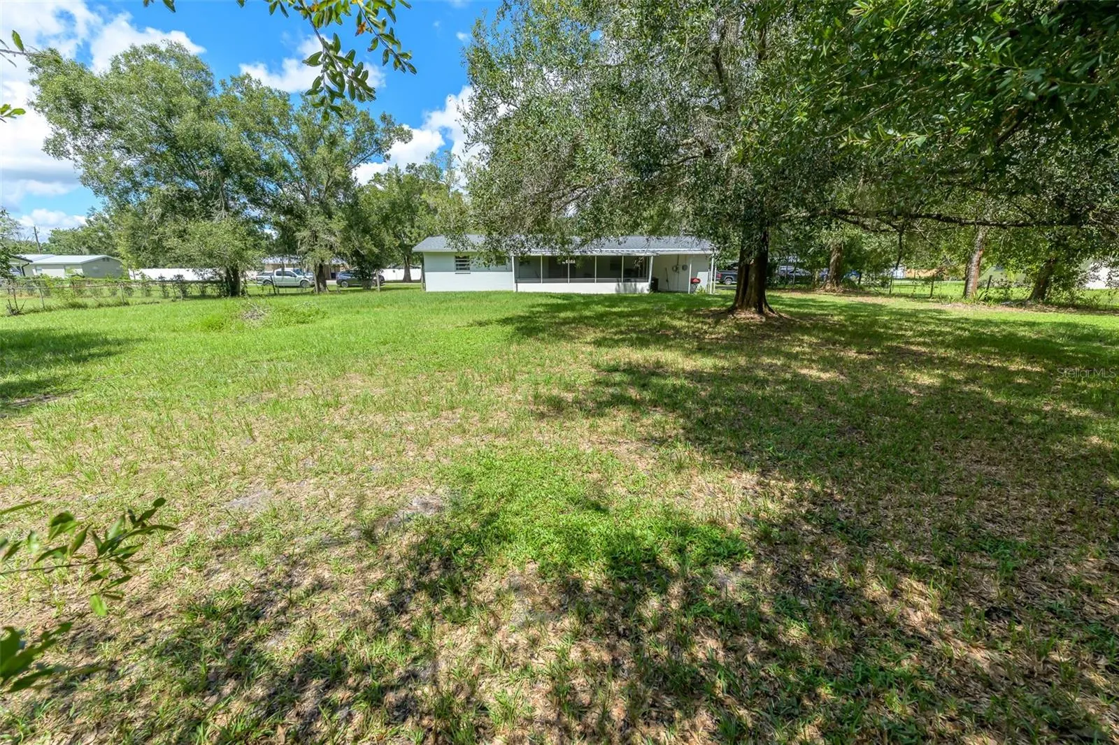 1737 SE MAPLE DR