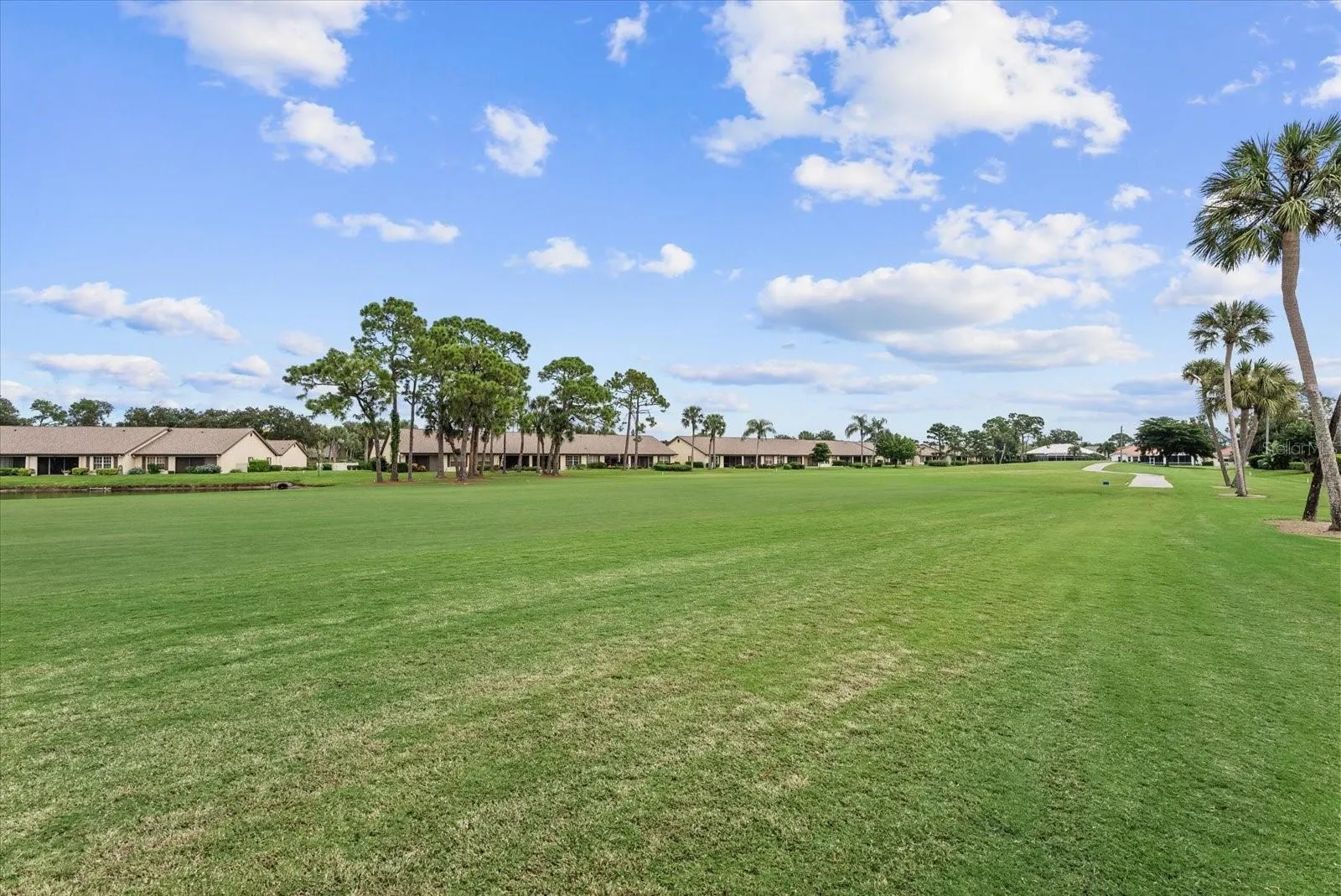 5815 FAIRWOODS CIR