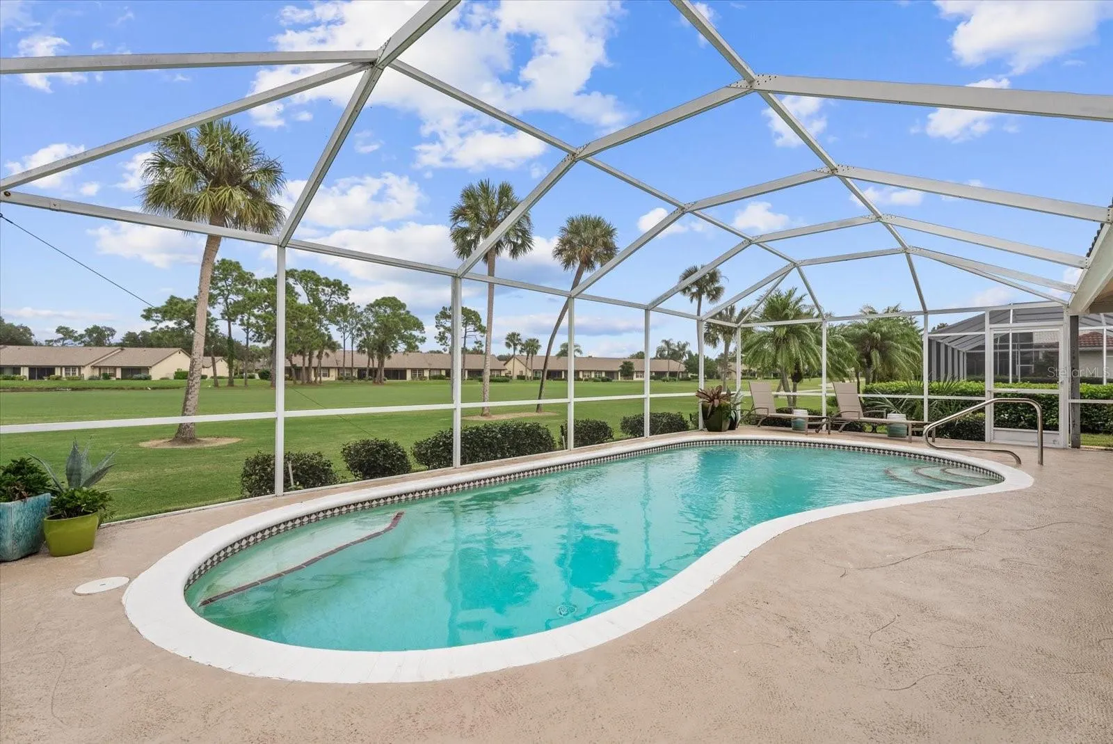 5815 FAIRWOODS CIR