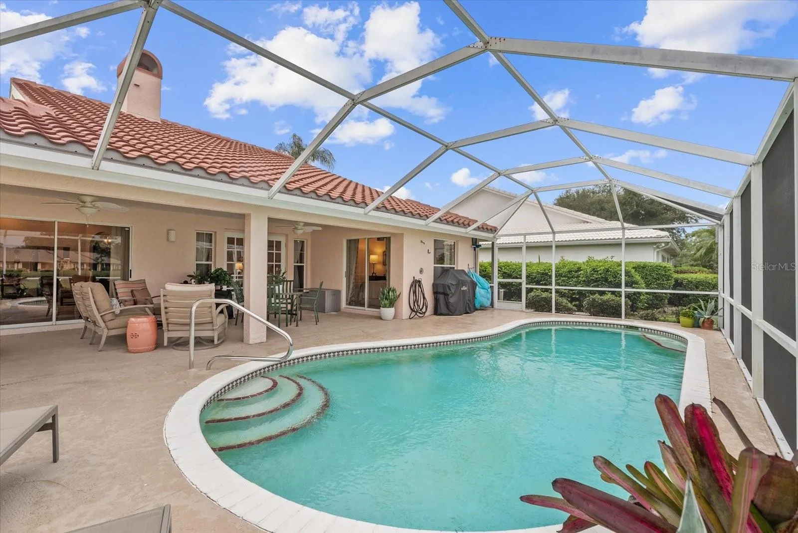 5815 FAIRWOODS CIR