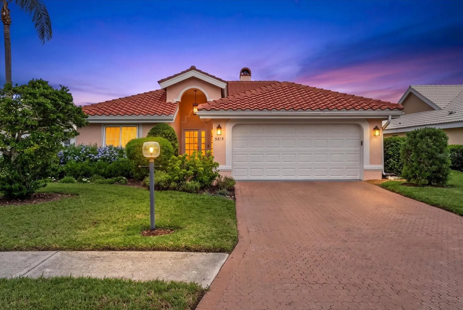 5815 FAIRWOODS CIR