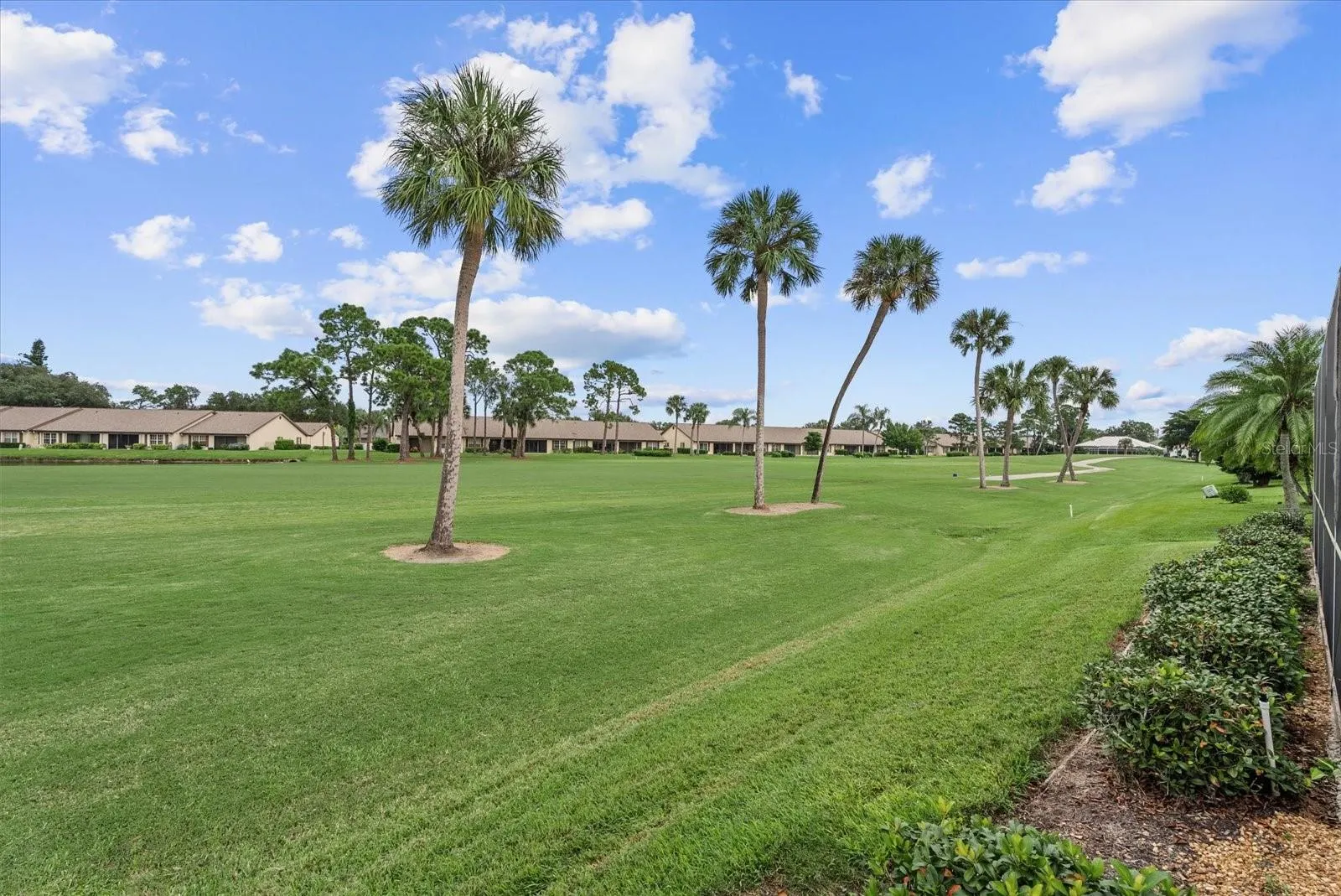 5815 FAIRWOODS CIR
