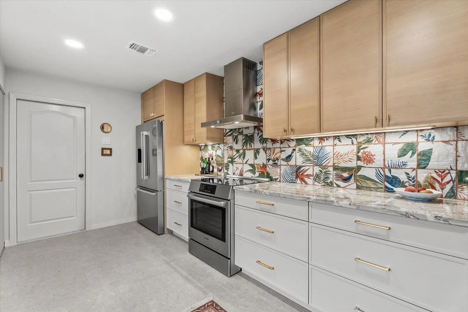 5815 FAIRWOODS CIR
