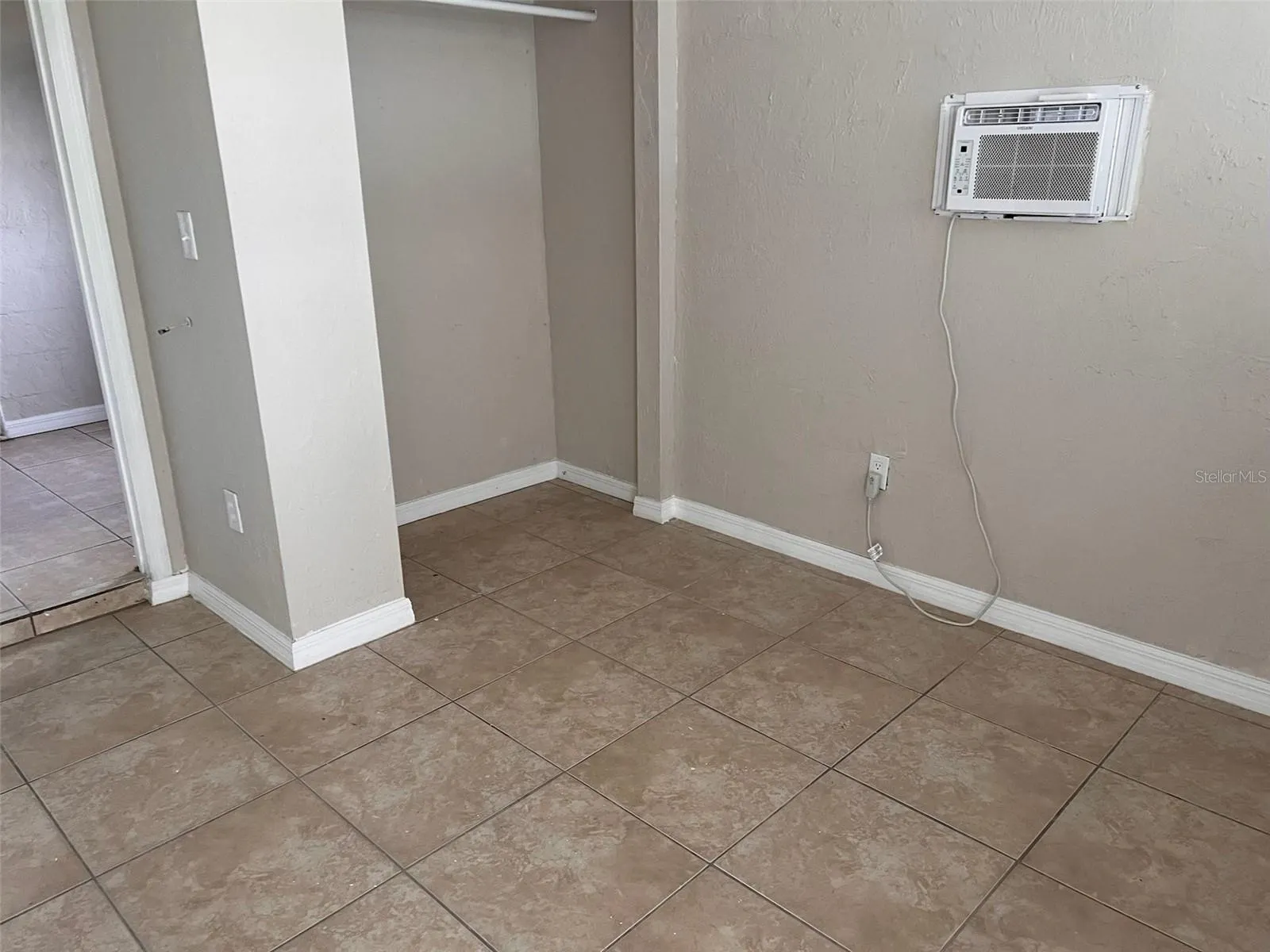 3633 ROXANE BLVD