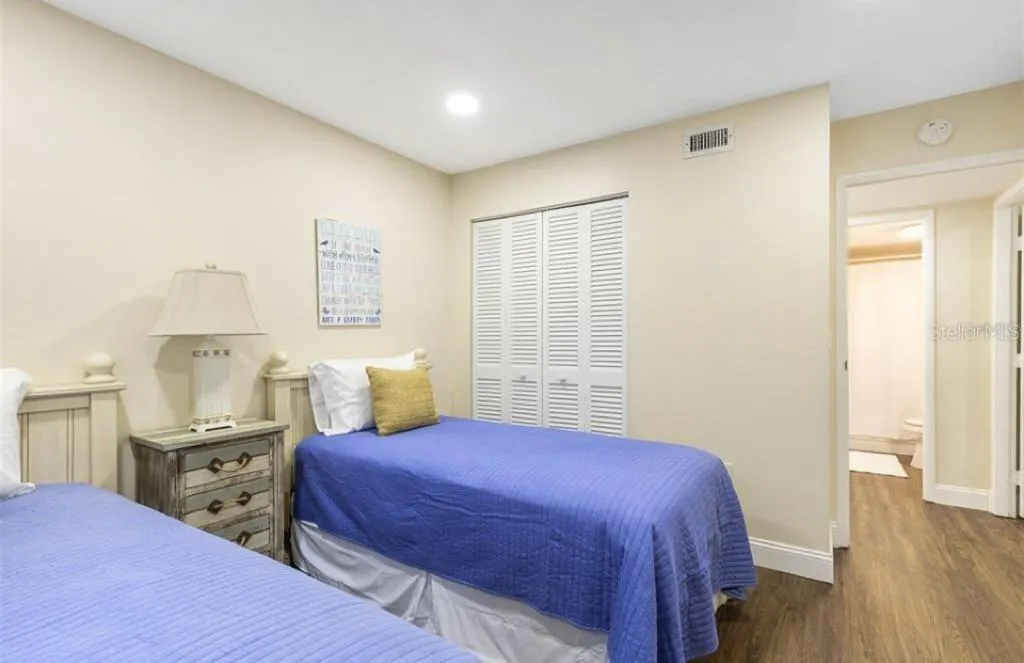 3231 BENEVA RD #101 #101