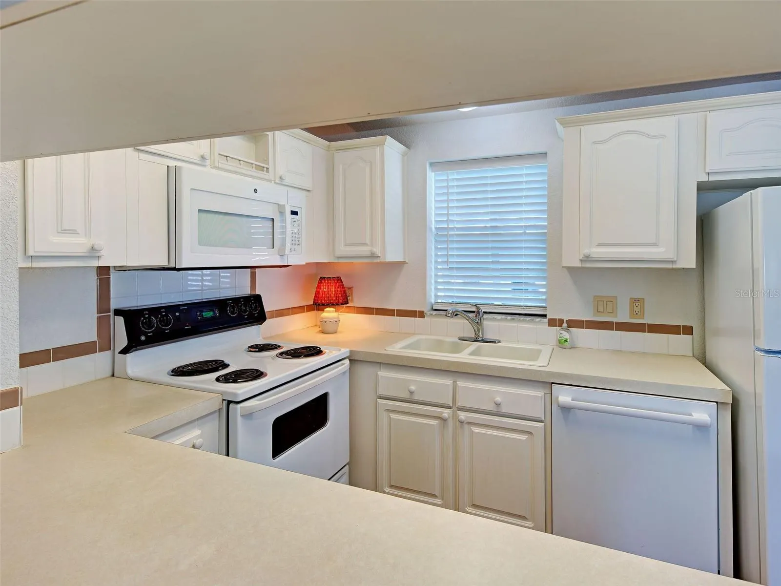 23 SIESTA CIR W