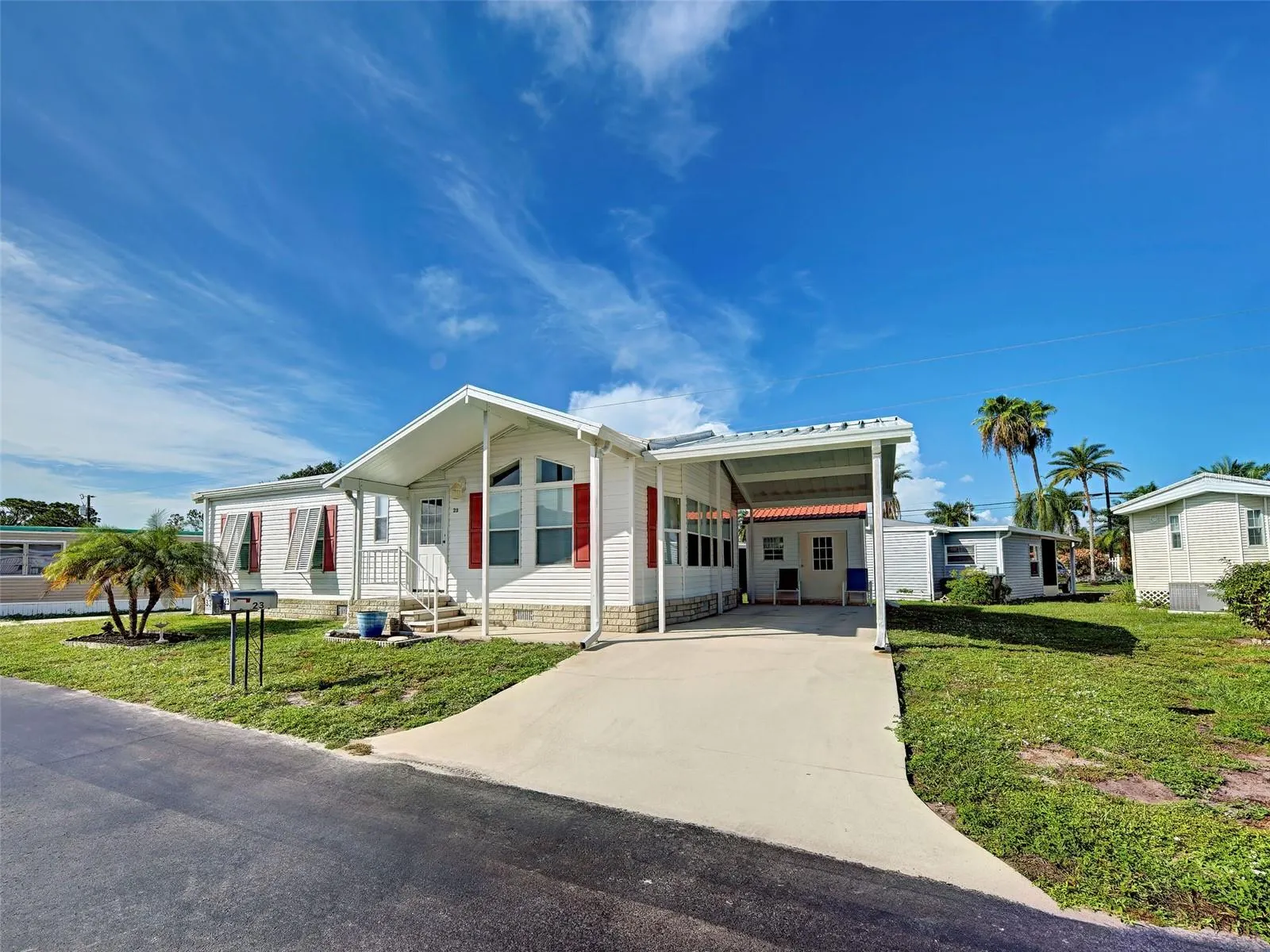 23 SIESTA CIR W