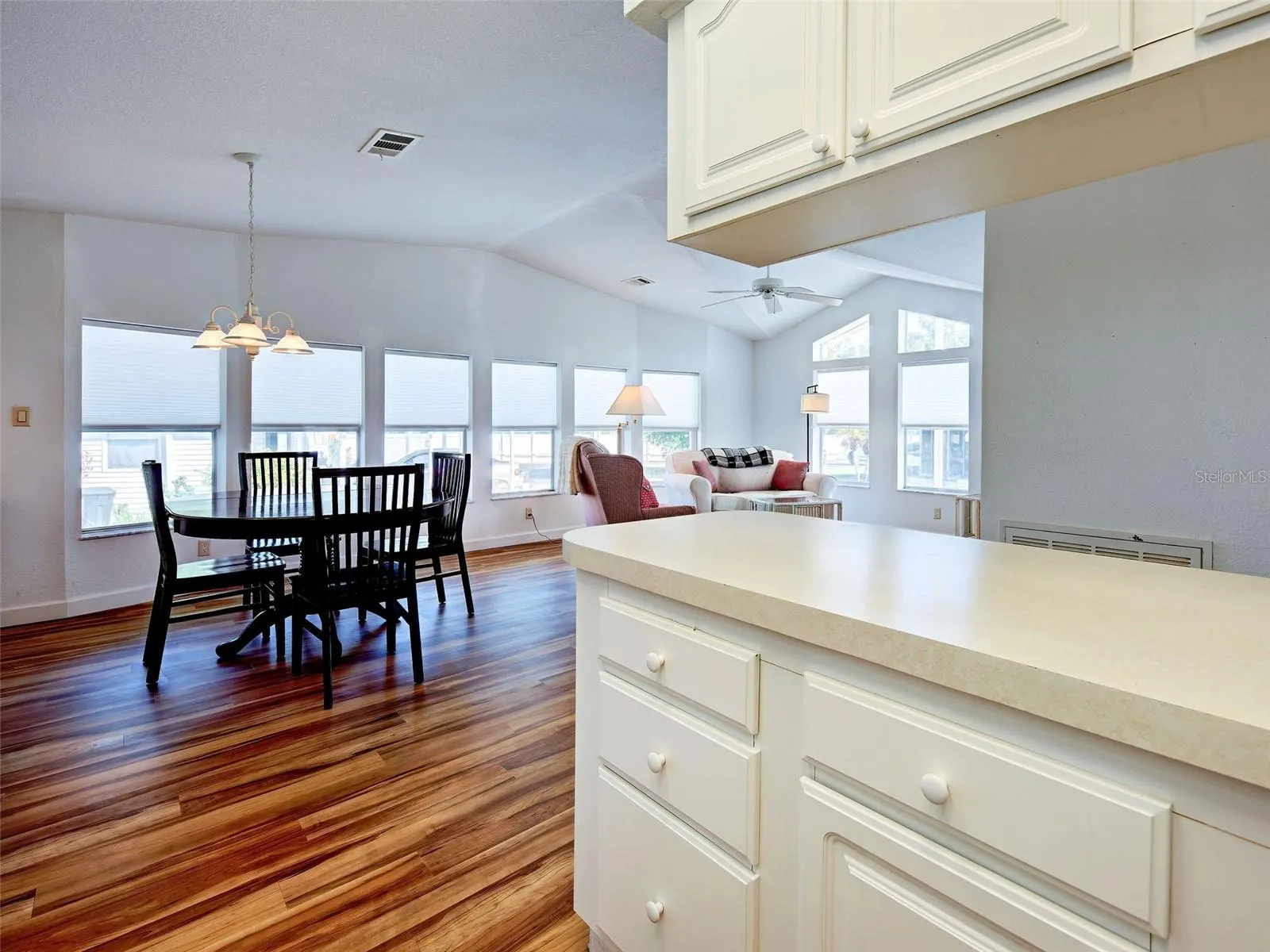 23 SIESTA CIR W