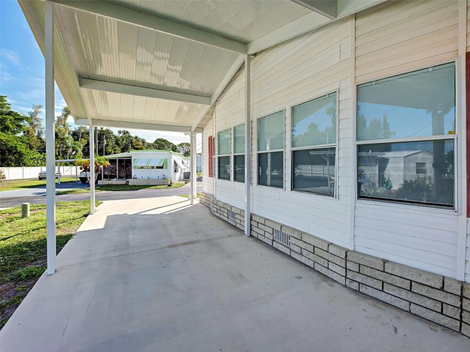 23 SIESTA CIR W