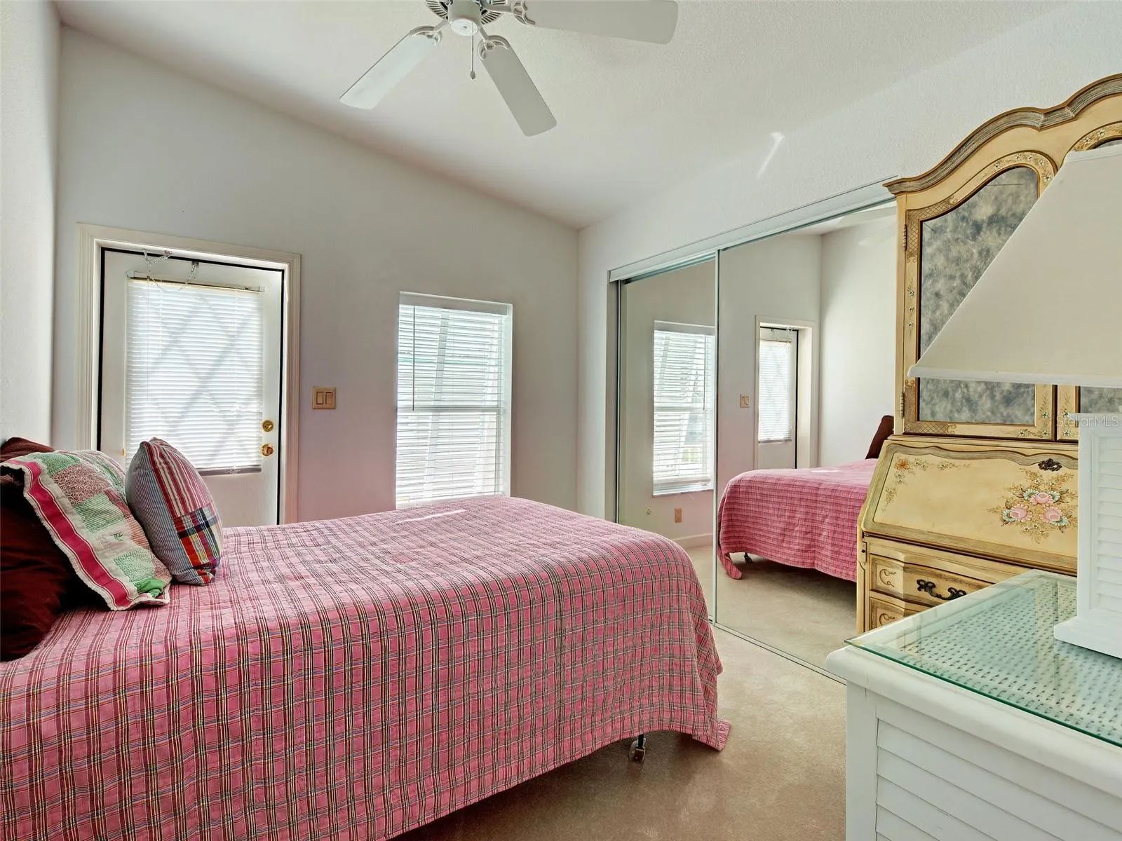 23 SIESTA CIR W