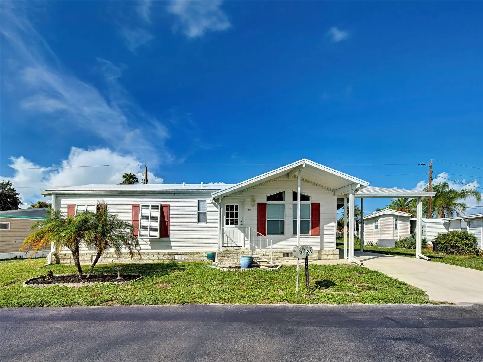 23 SIESTA CIR W