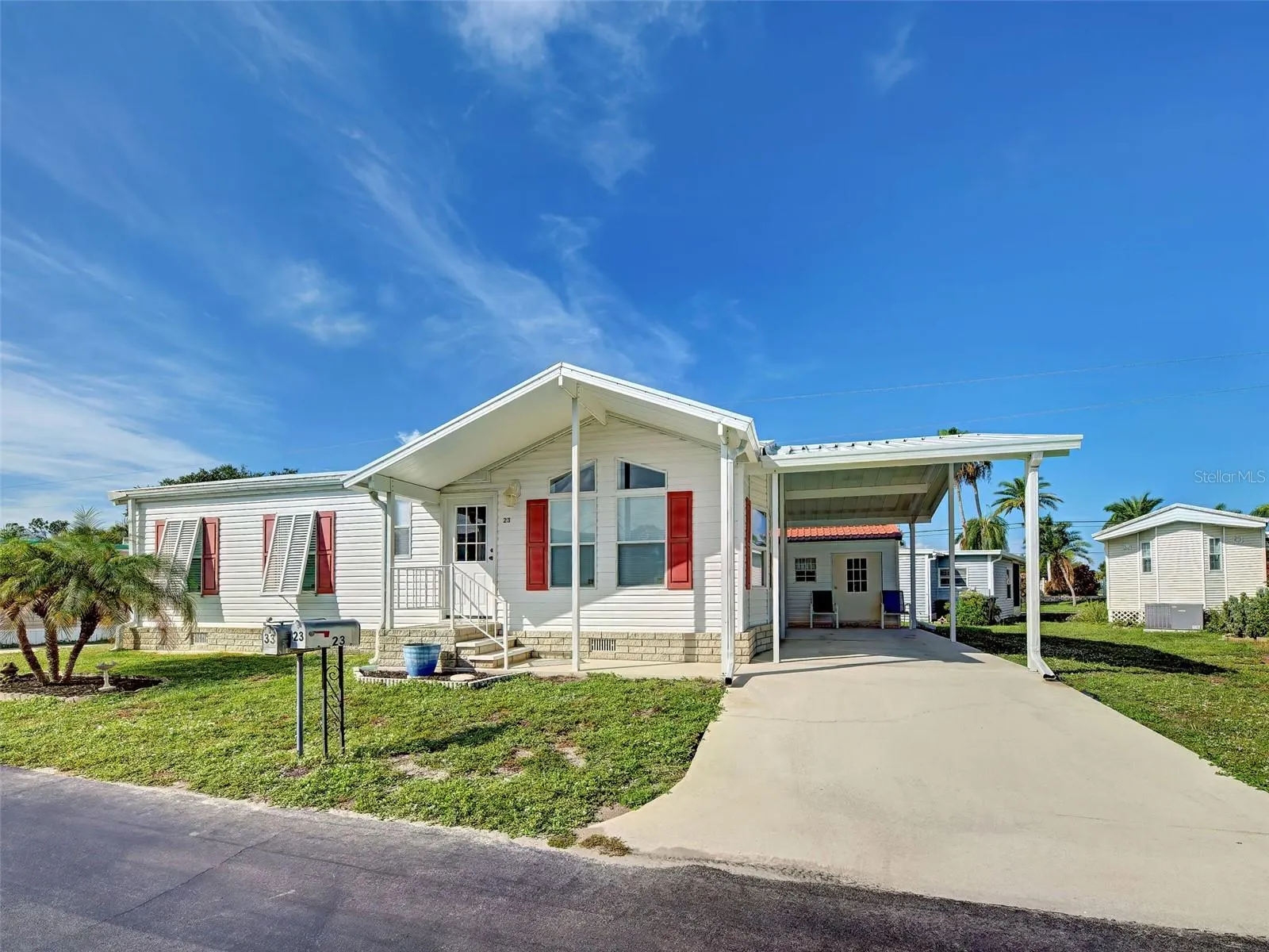 23 SIESTA CIR W