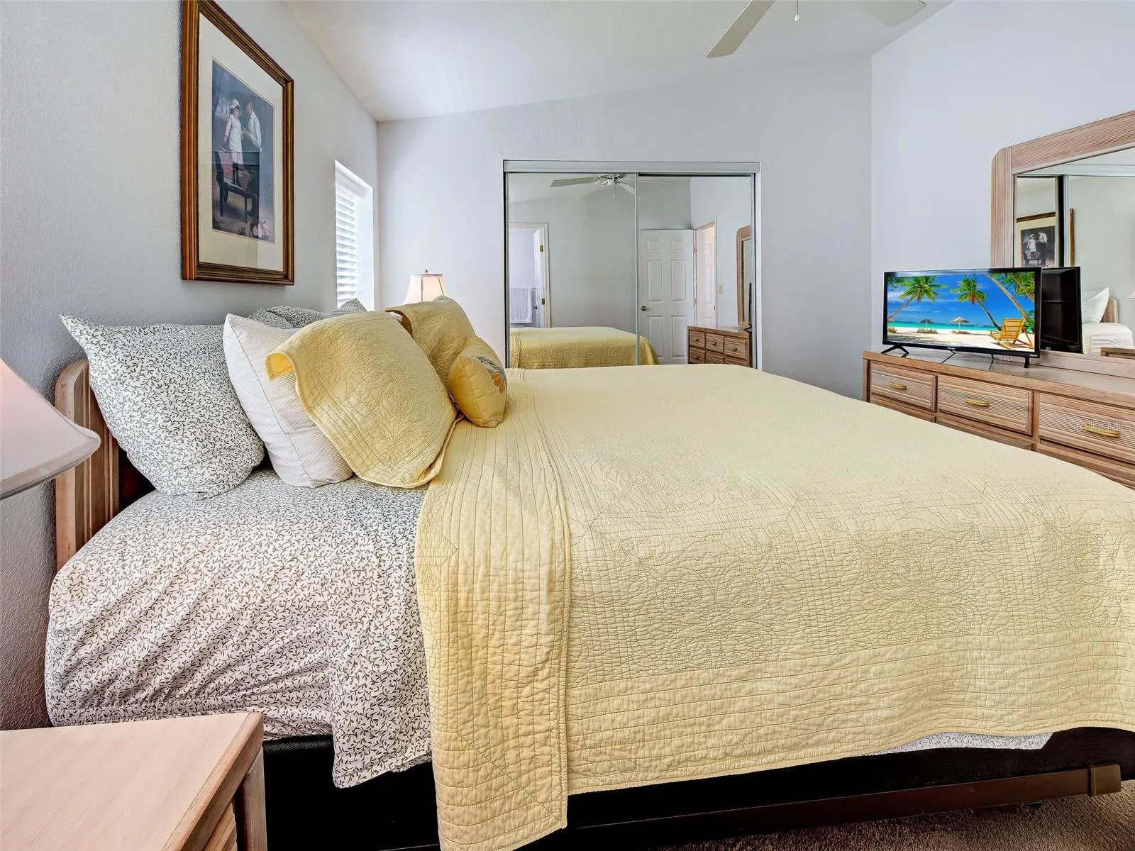 23 SIESTA CIR W