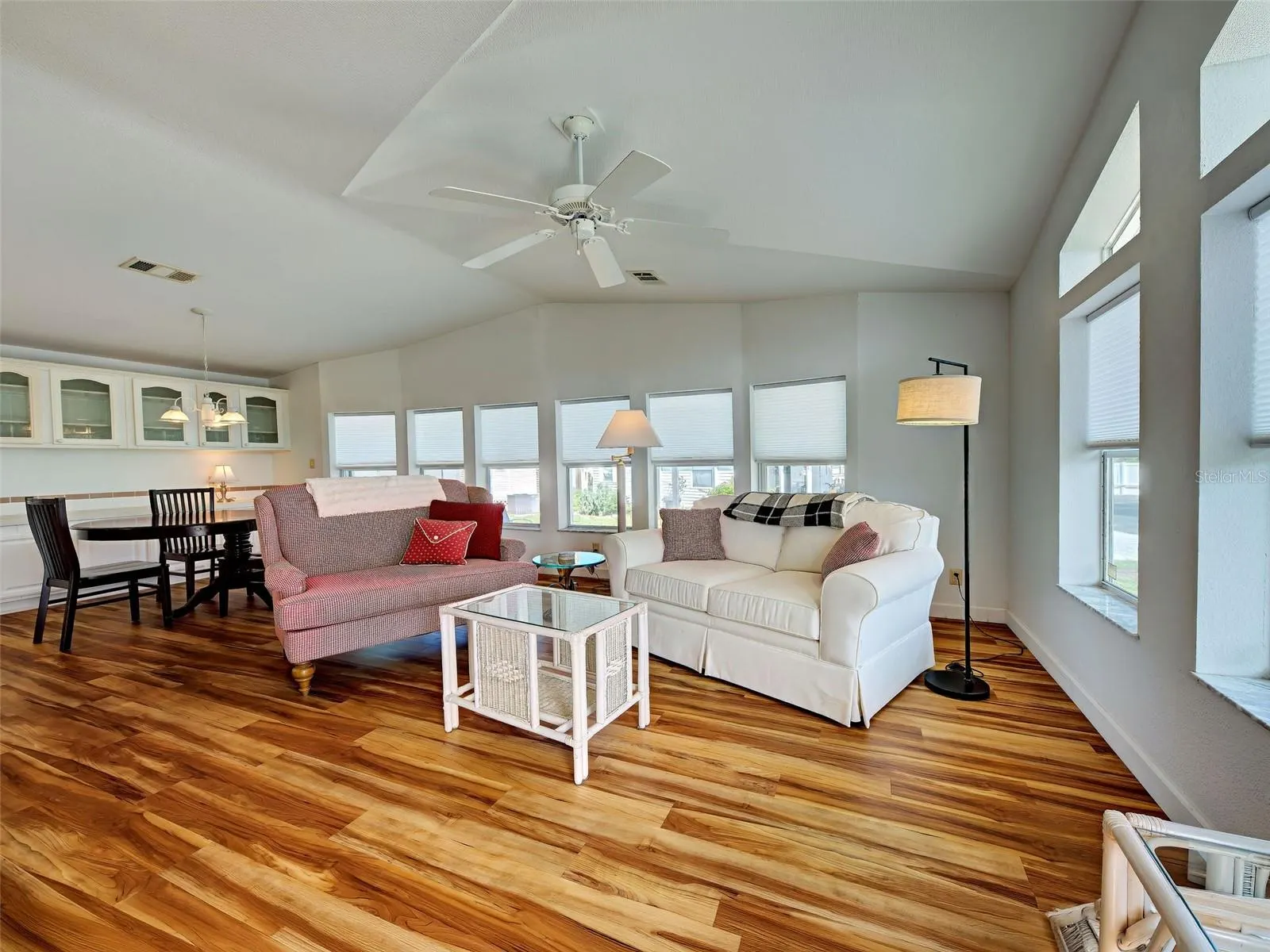 23 SIESTA CIR W