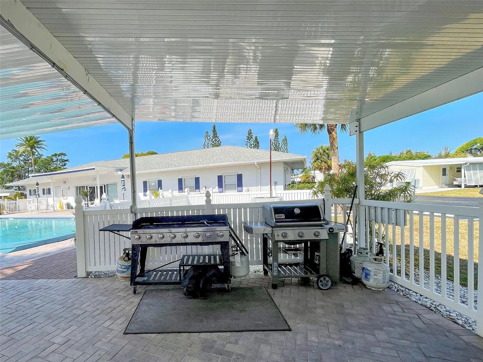 23 SIESTA CIR W