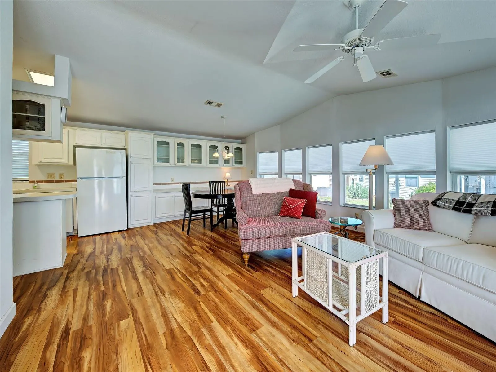 23 SIESTA CIR W