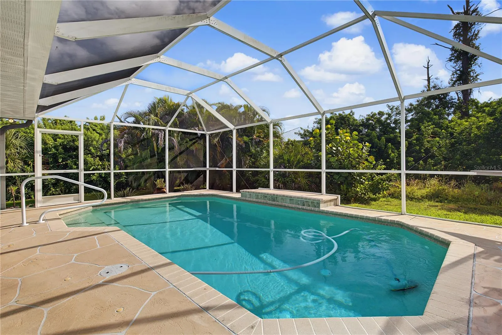 107 BYRON CT