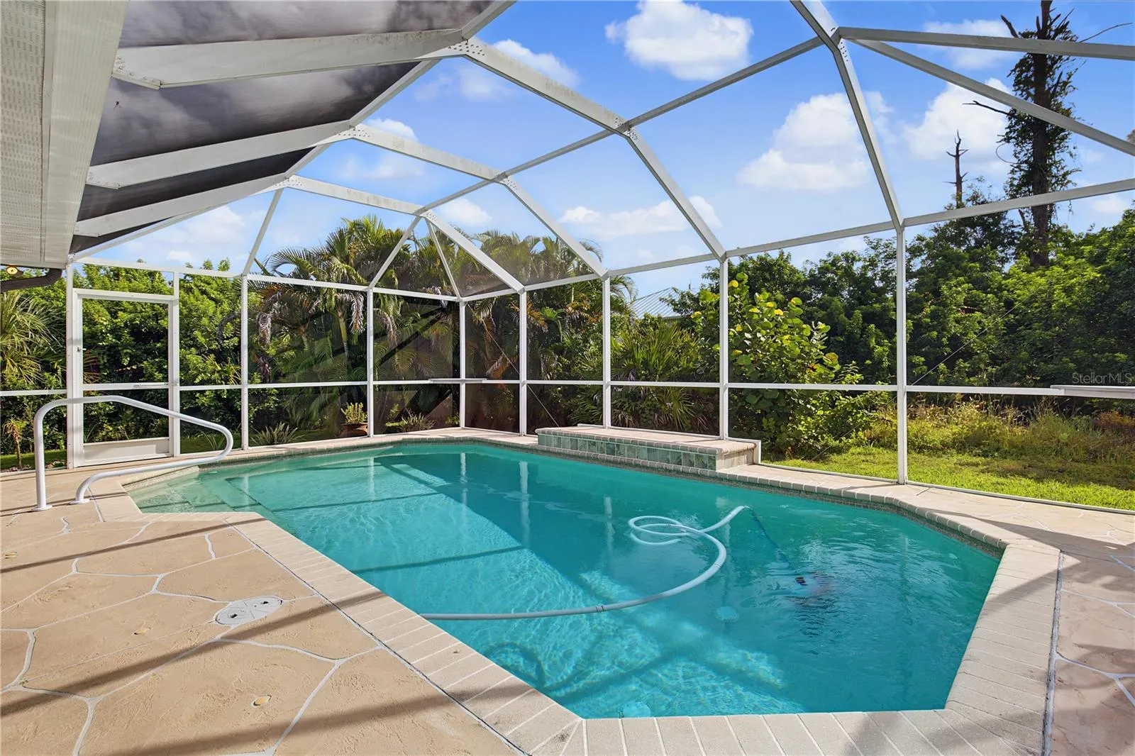 107 BYRON CT