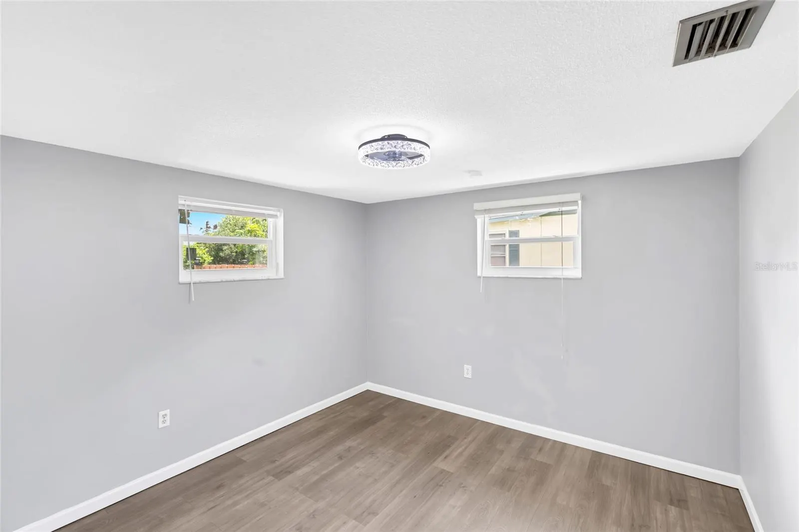 142 2ND AVE