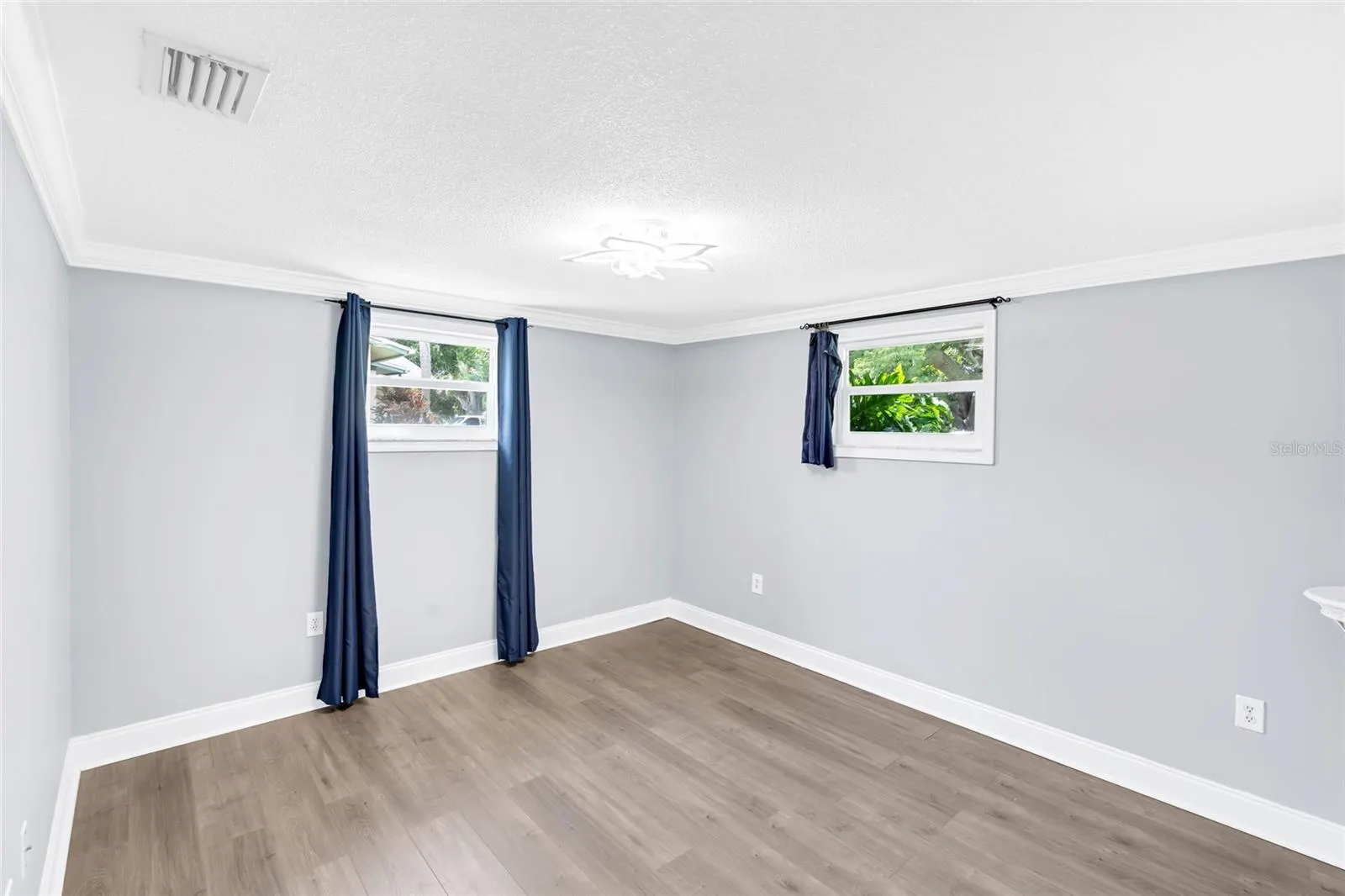 142 2ND AVE