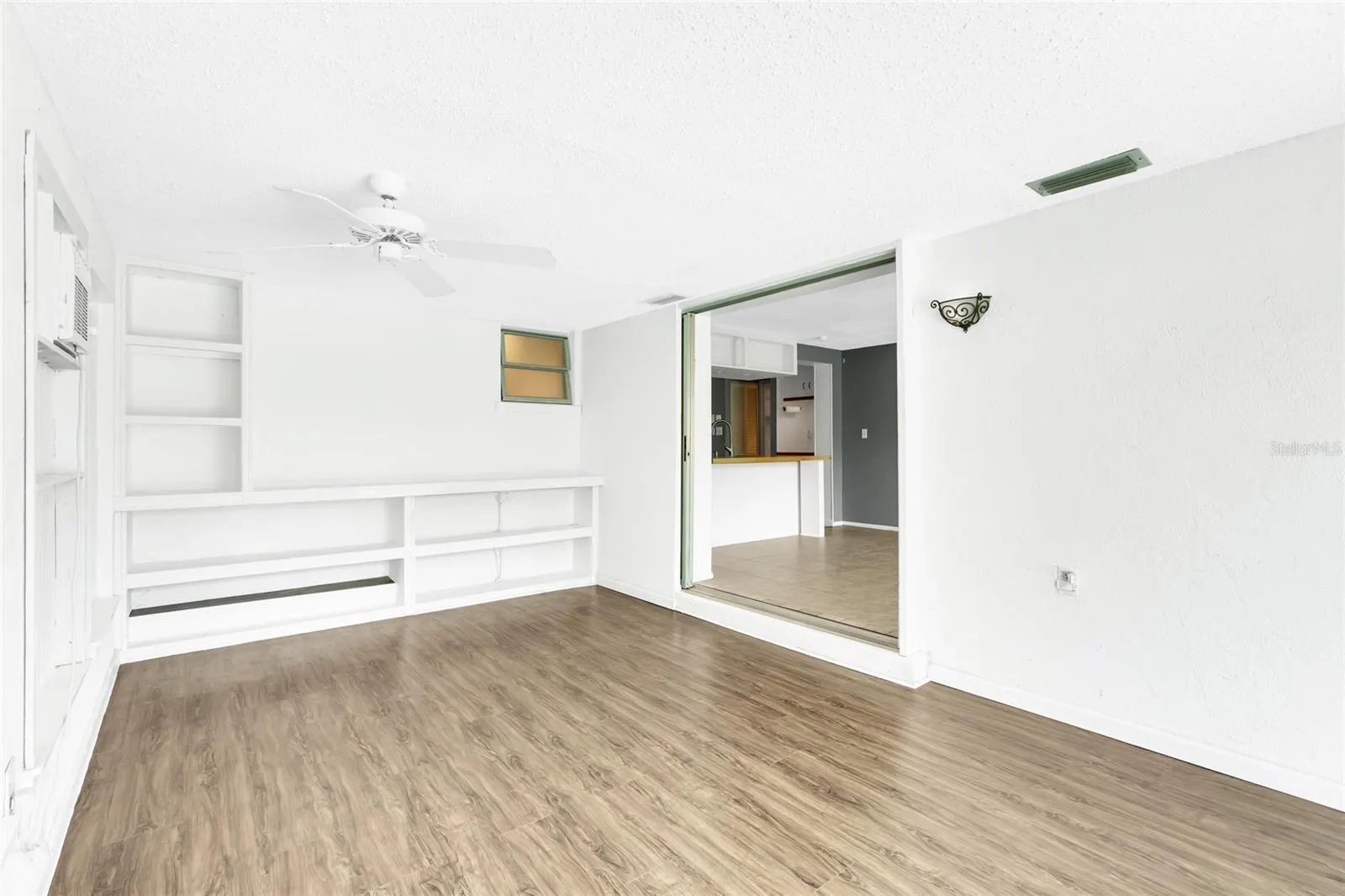 142 2ND AVE