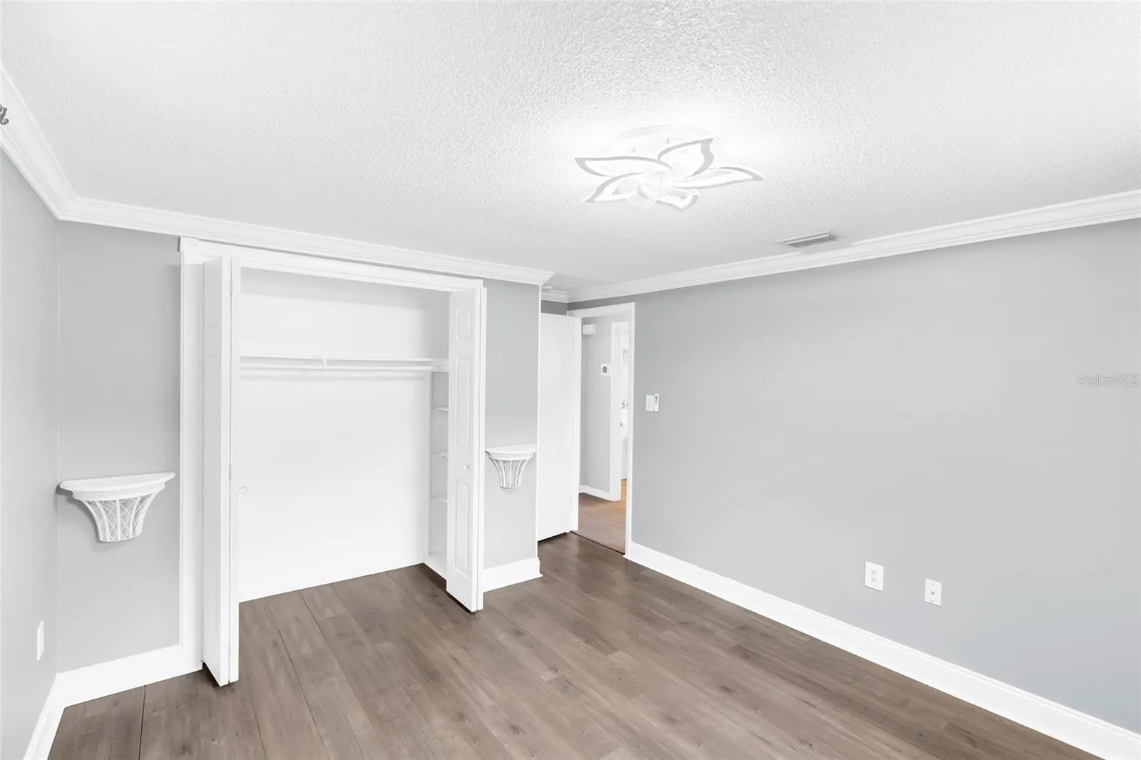 142 2ND AVE