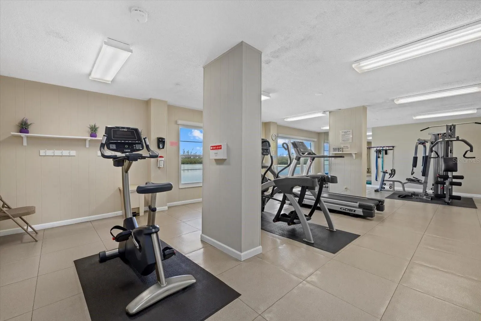 9393 MIDNIGHT PASS RD #302 #302
