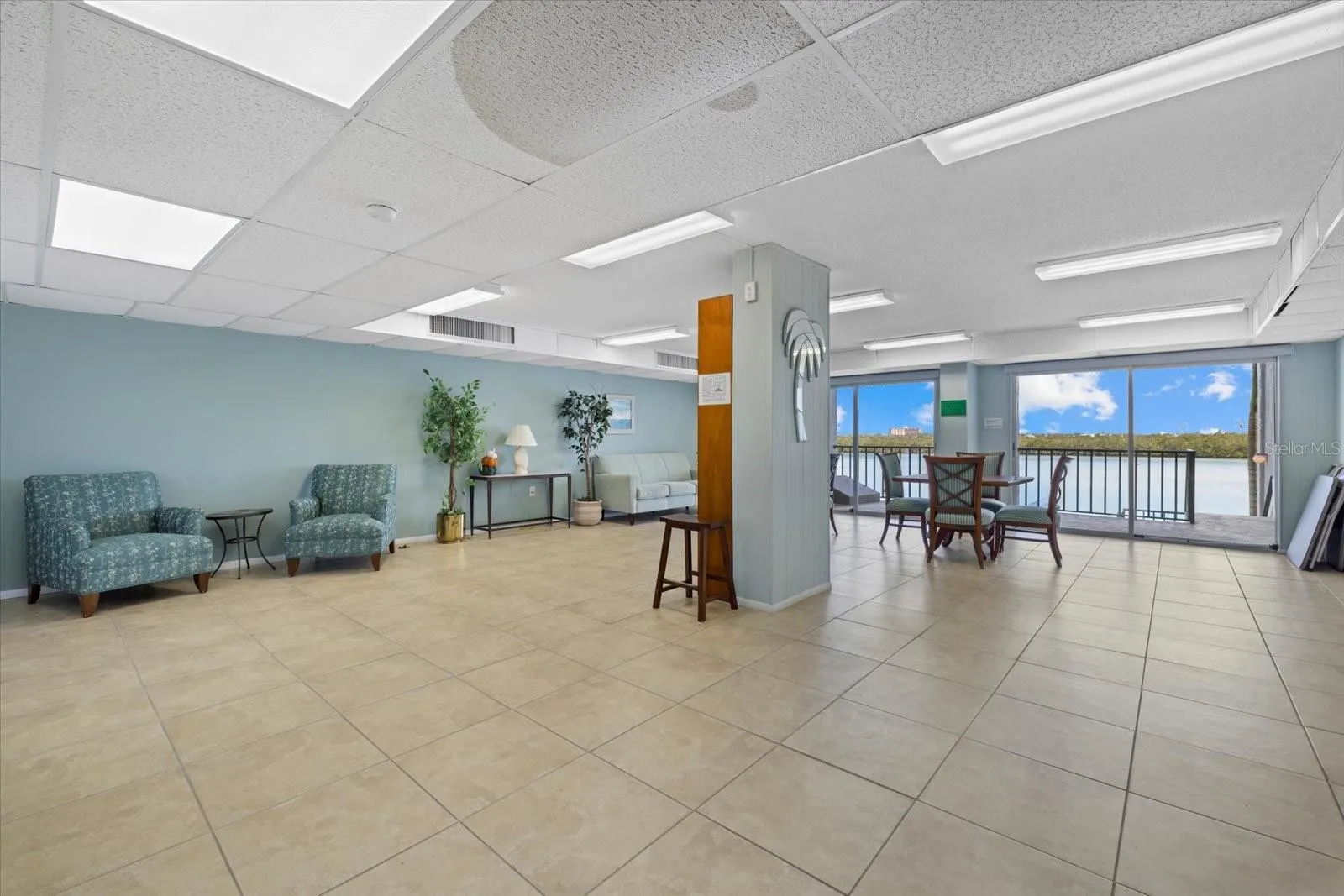 9393 MIDNIGHT PASS RD #302 #302