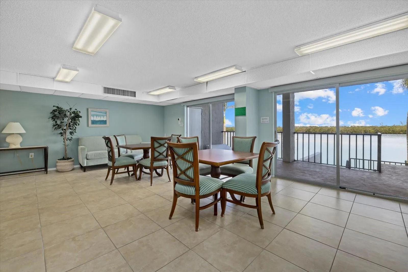9393 MIDNIGHT PASS RD #302 #302