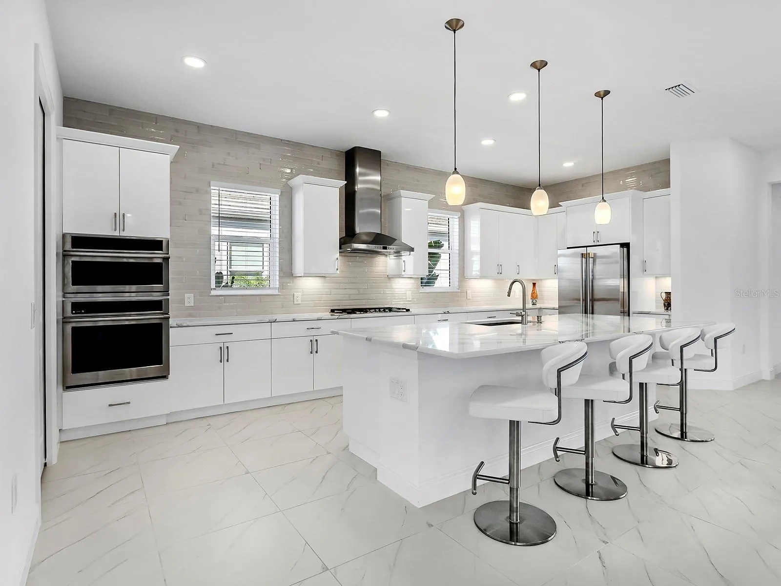 7959 WATERBEND TRL