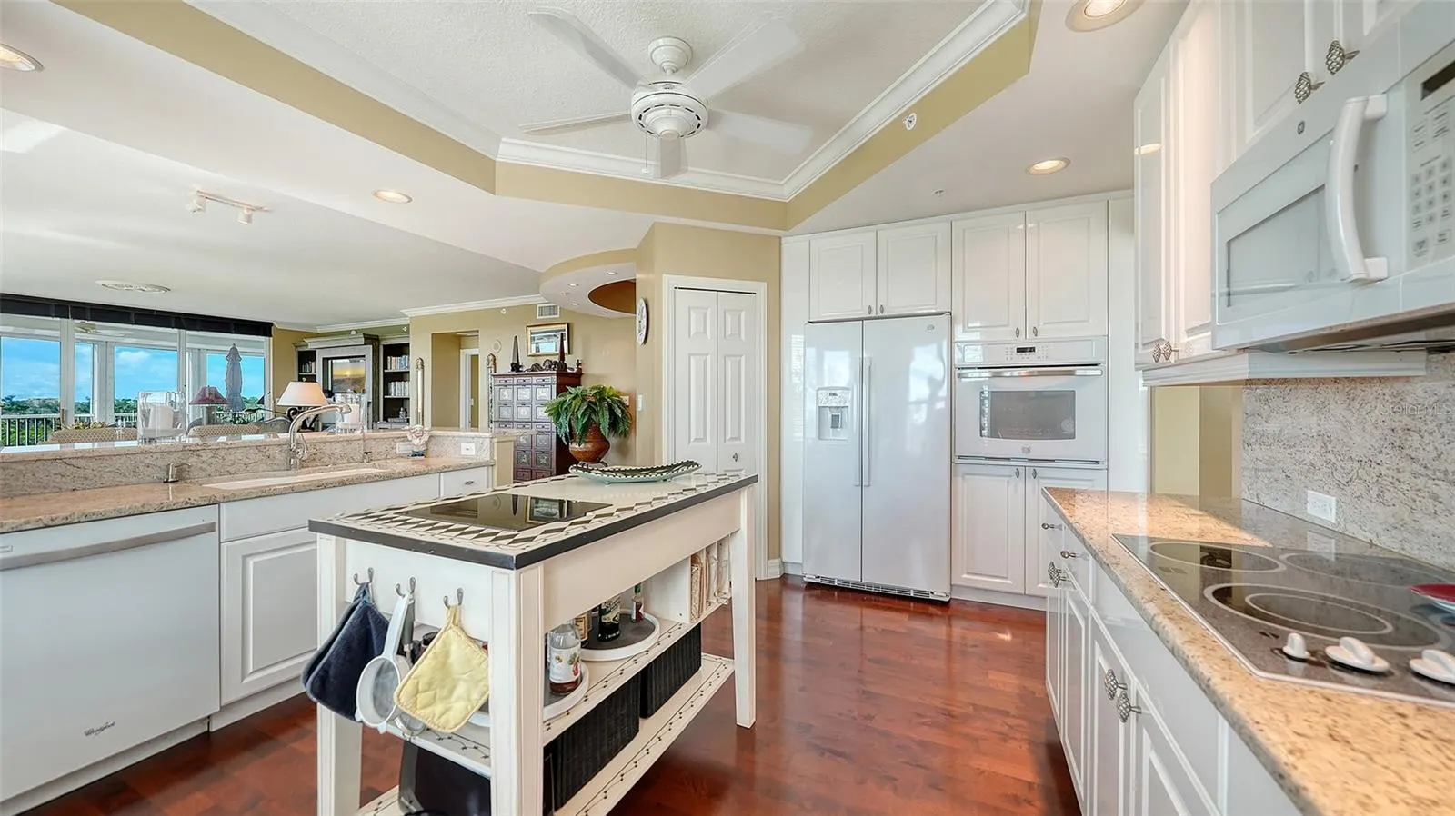 385 N POINT RD #401 #401
