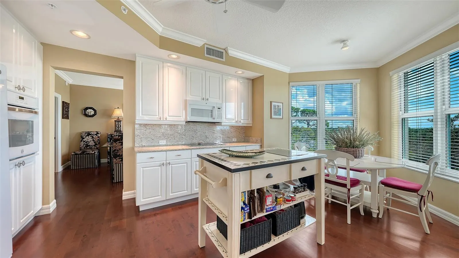 385 N POINT RD #401 #401