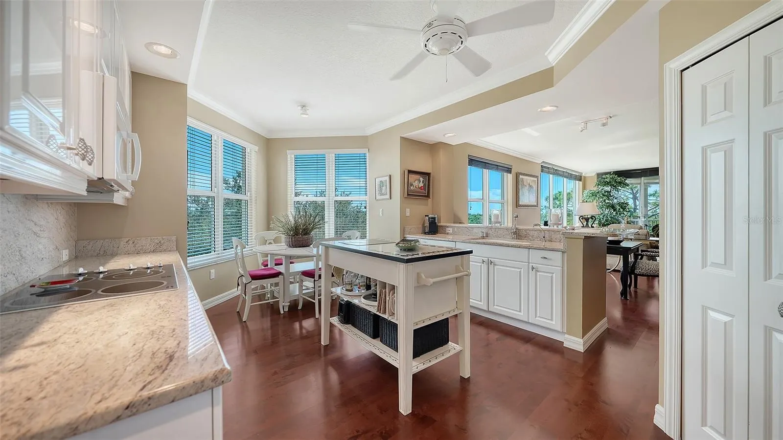 385 N POINT RD #401 #401