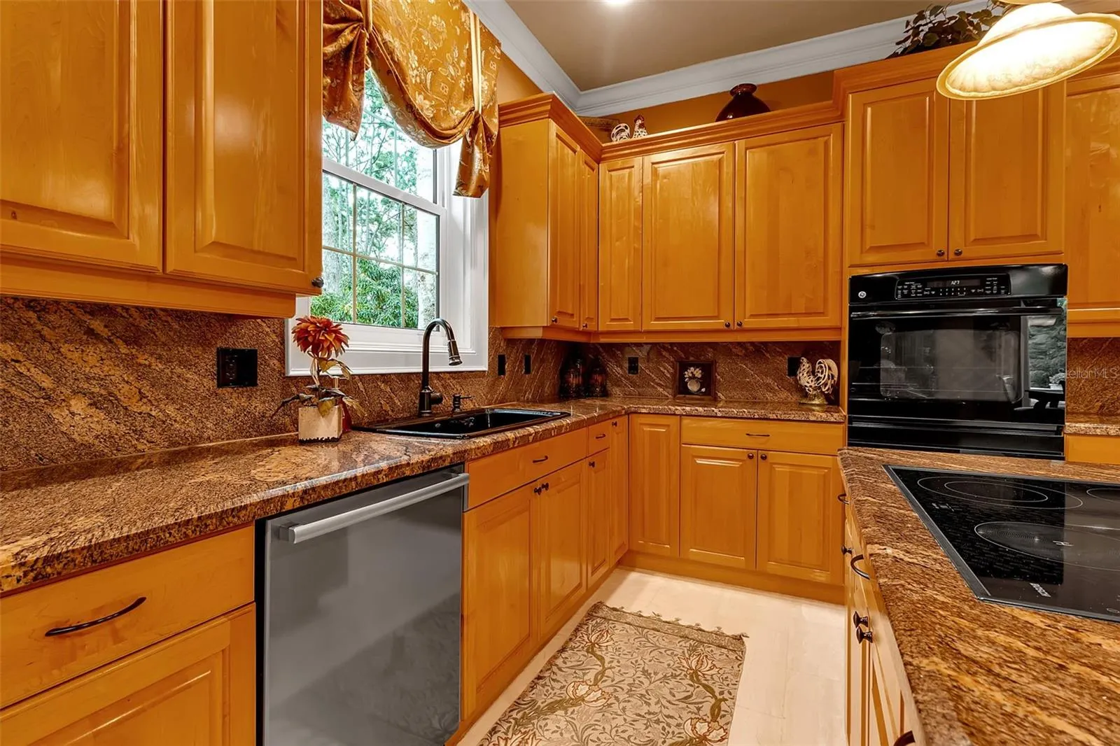 422 BLUE GARDEN LN