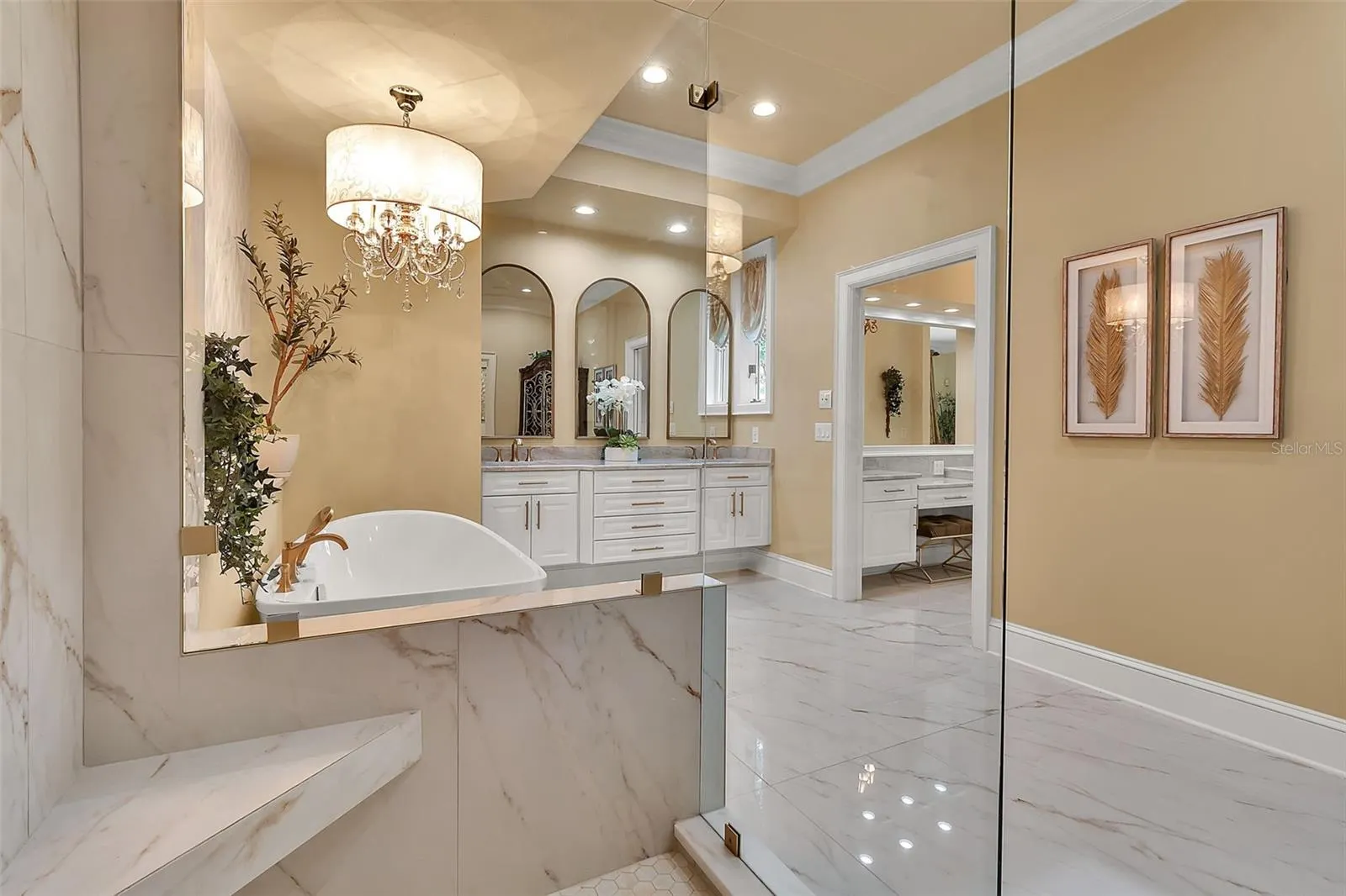 422 BLUE GARDEN LN