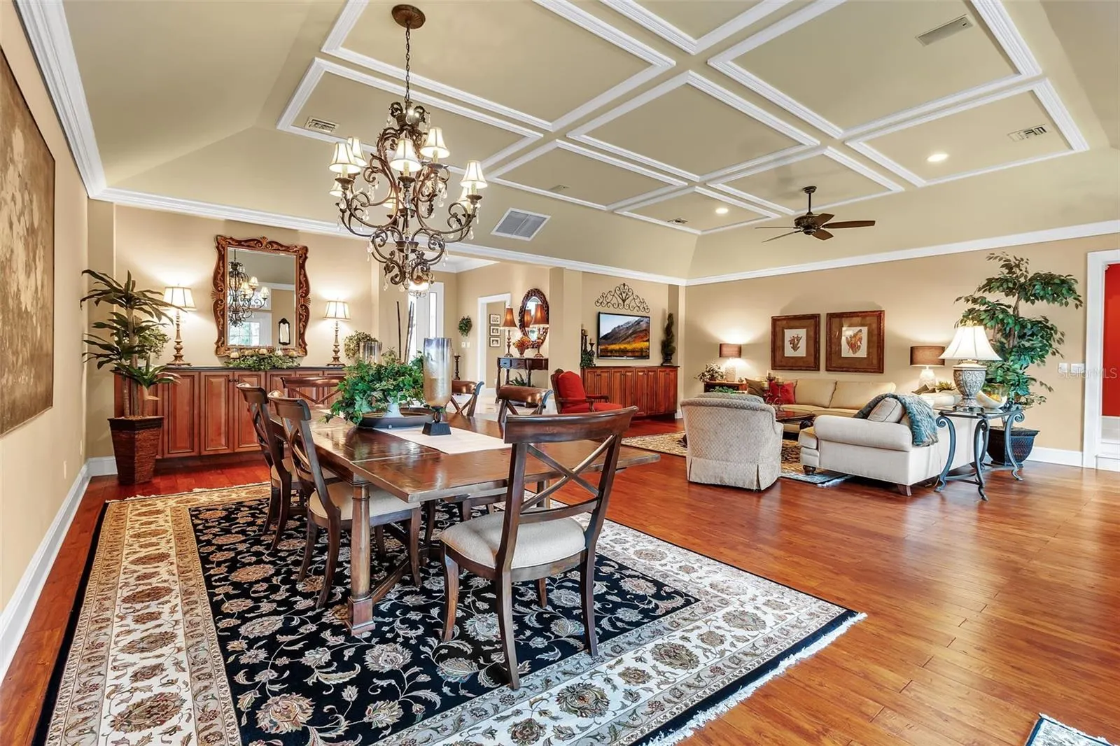 422 BLUE GARDEN LN