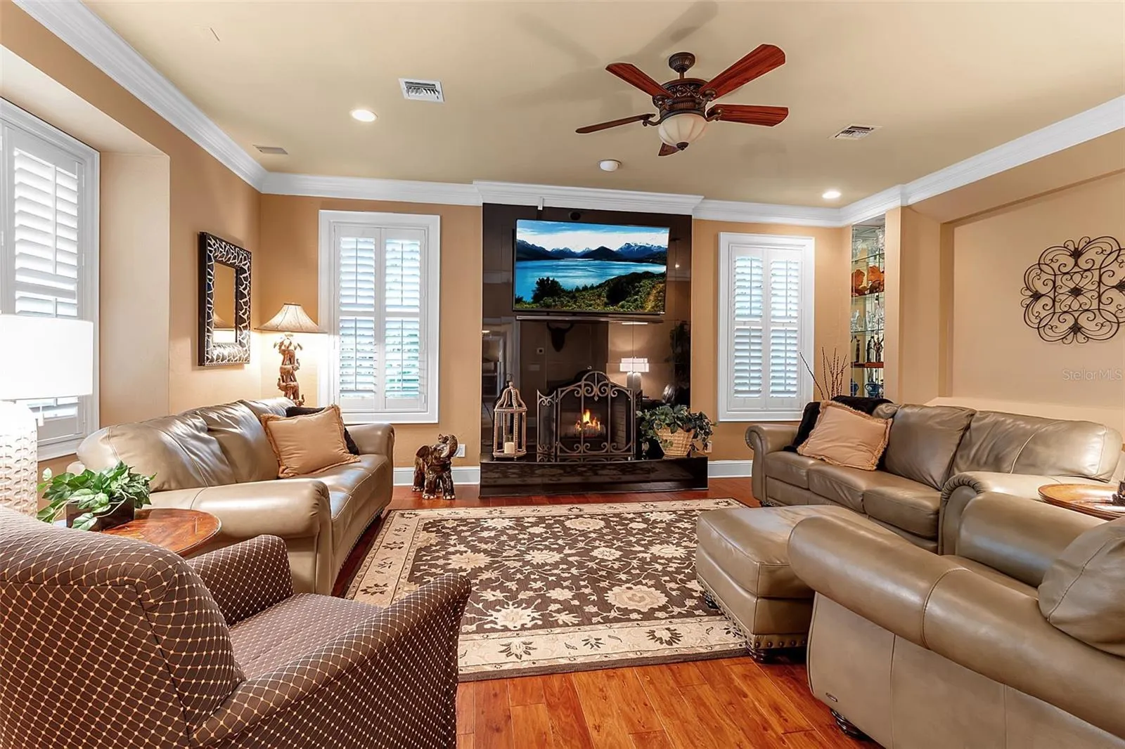 422 BLUE GARDEN LN