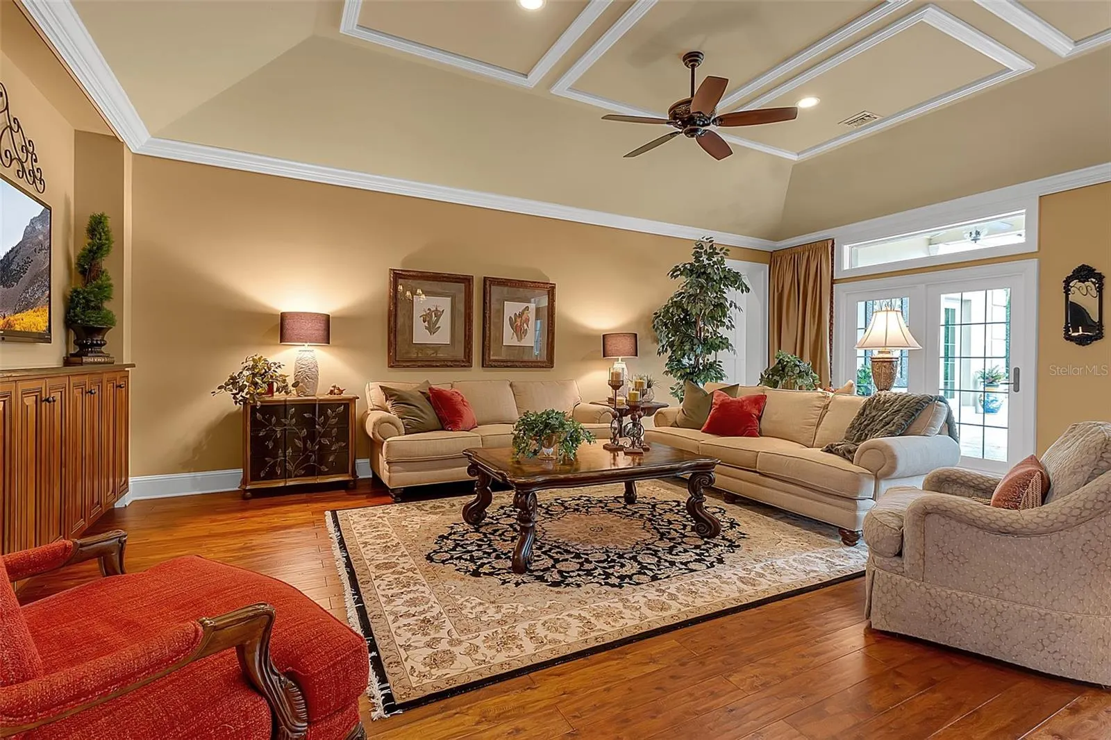 422 BLUE GARDEN LN
