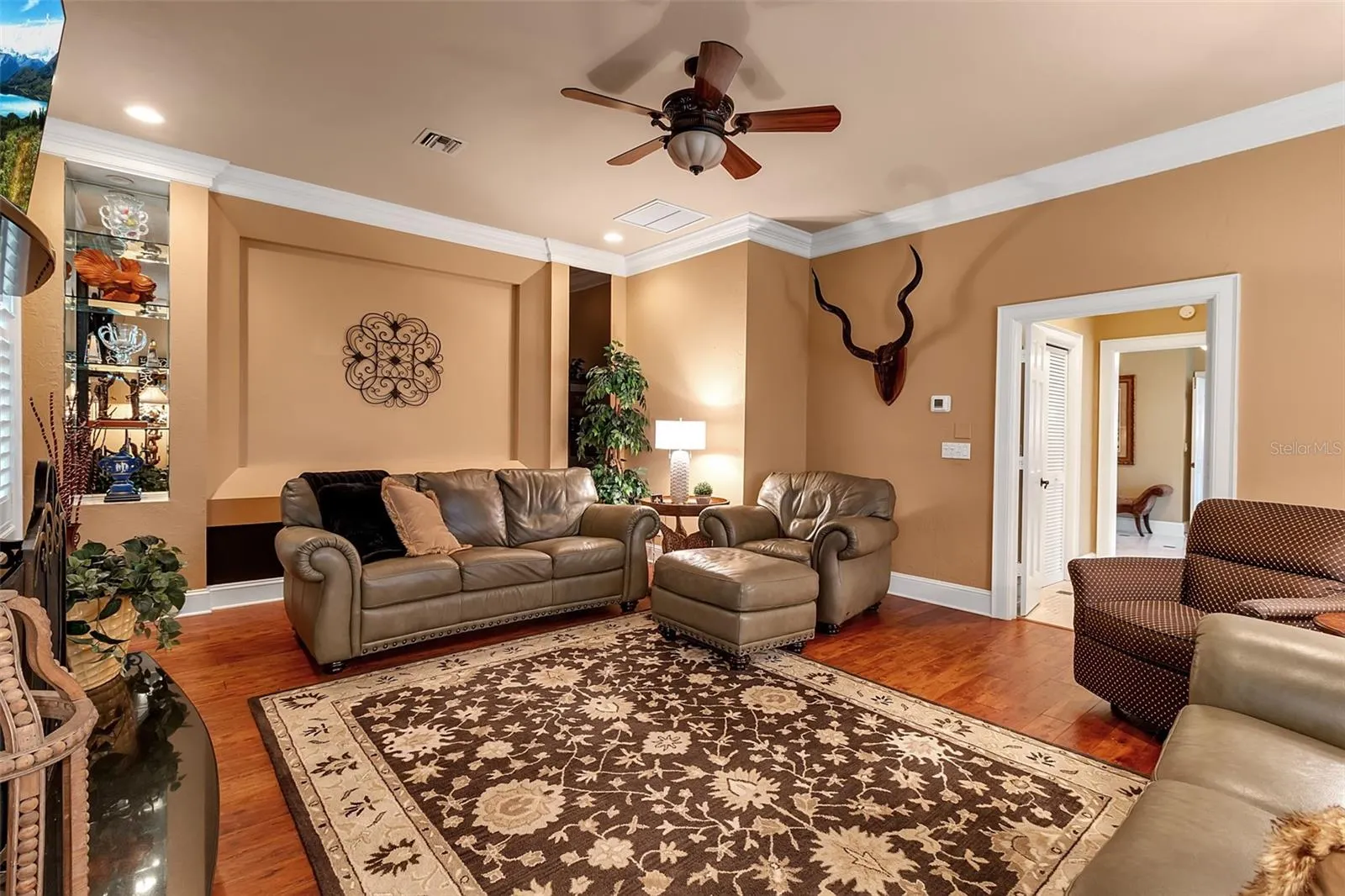 422 BLUE GARDEN LN