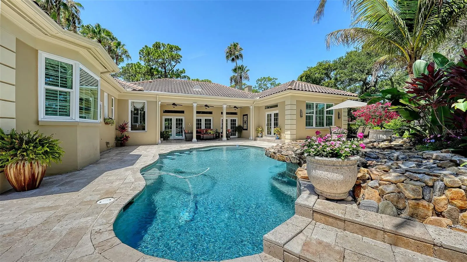 422 BLUE GARDEN LN